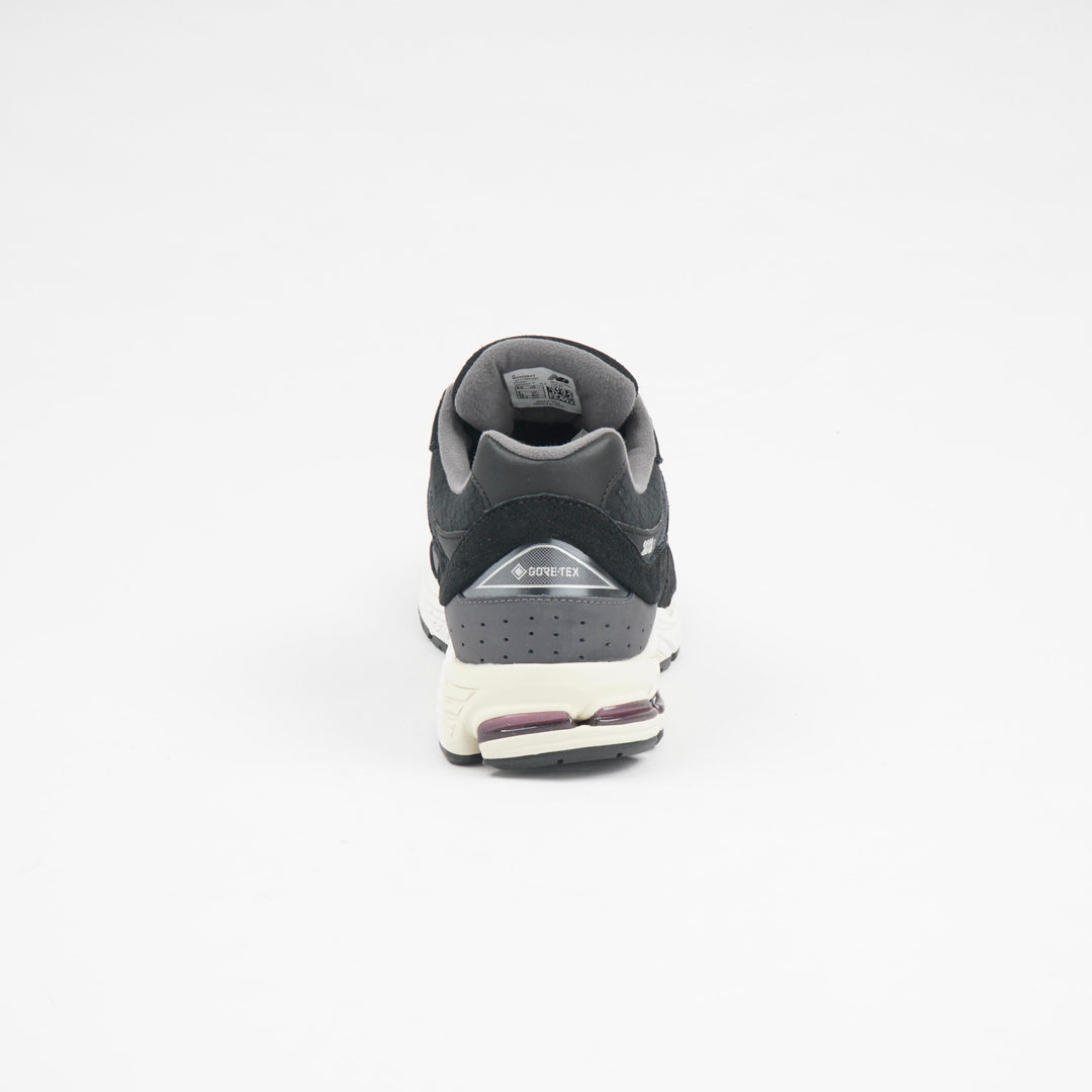 New Balance Blue-White GORETRXT Sneakers