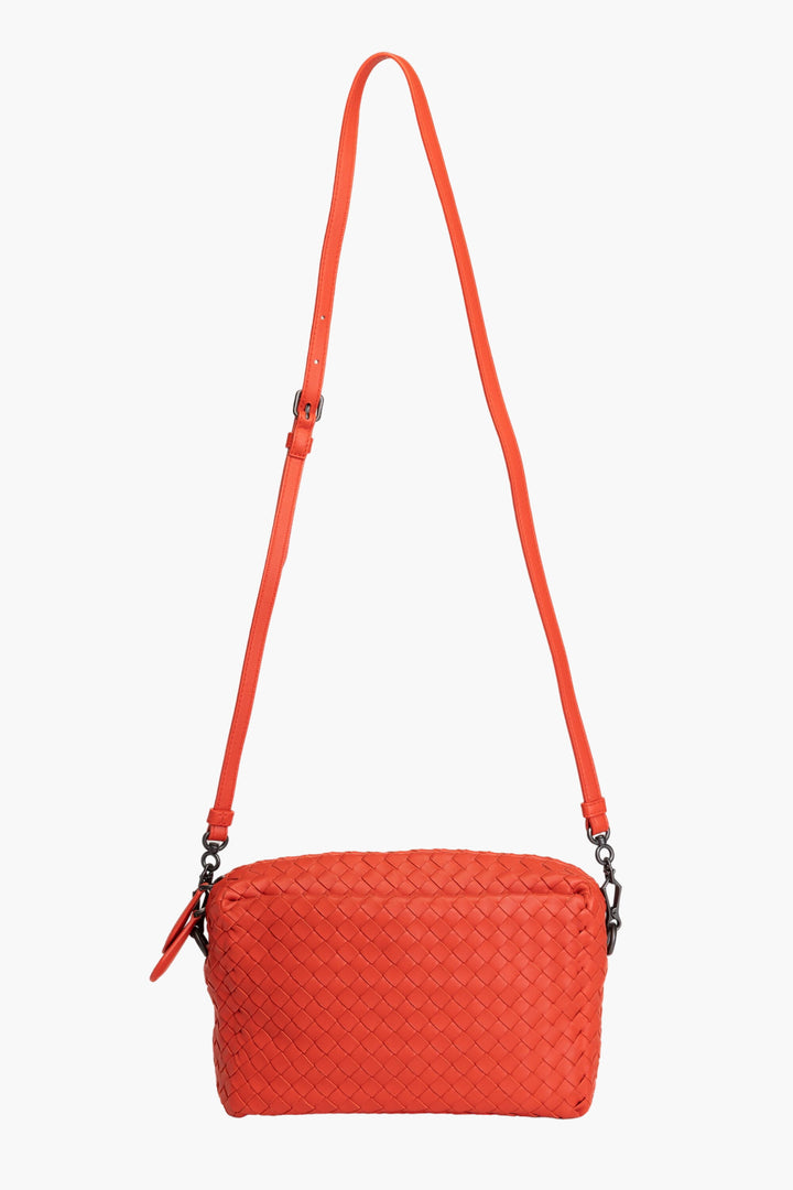 Borsa Bottega Veneta in pelle intrecciata arancione con tracolla regolabile