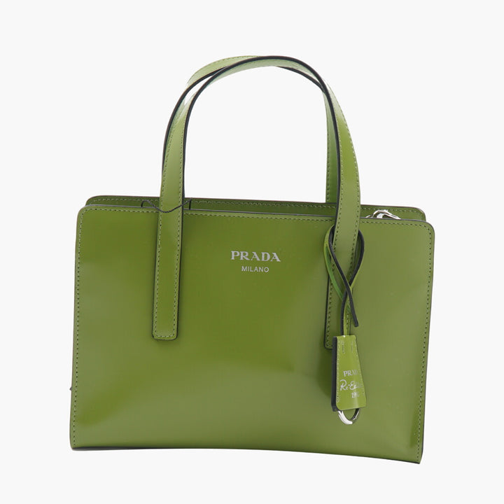 Borsa verde Prada - Lussuoso accessorio made in Italy con ampio spazio di archiviazione
