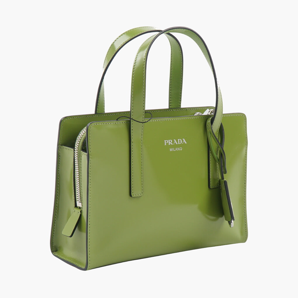 Borsa verde Prada - Lussuoso accessorio made in Italy con ampio spazio di archiviazione