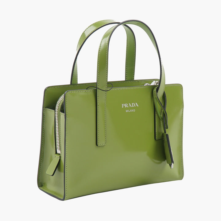 Borsa verde Prada - Lussuoso accessorio made in Italy con ampio spazio di archiviazione