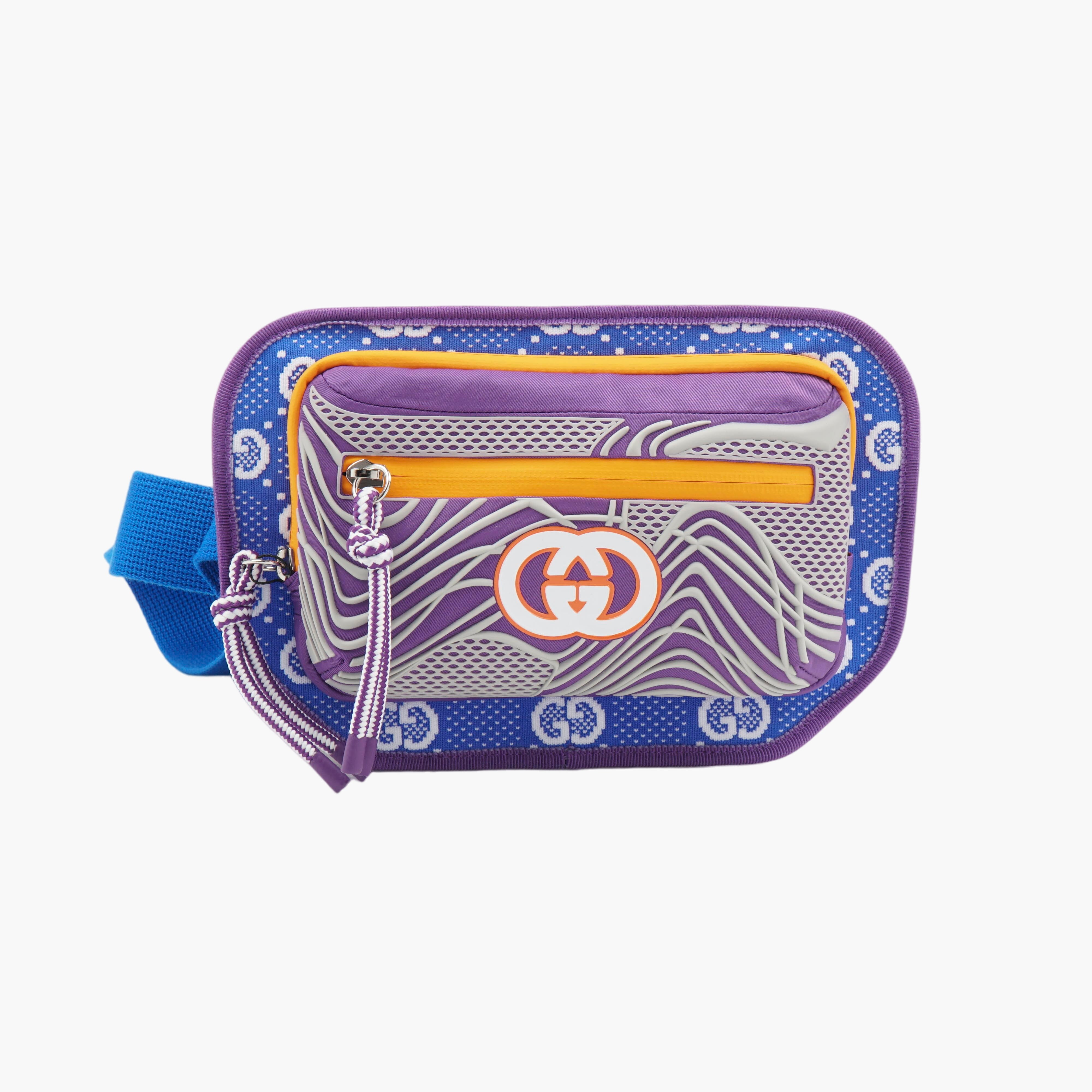【GUCCI 】Interlocking Gradient Logo Belt Bag MULTI GUCCI Multicolour Crossbody Bag with Interlocking GG Logo