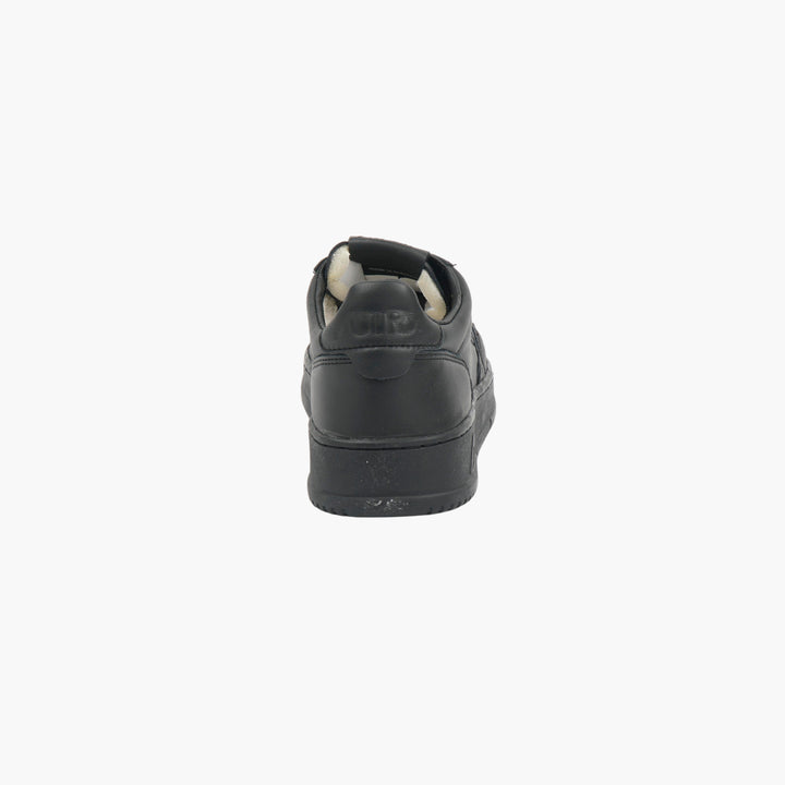 Sneakers AUTRY in pelle nera con logo esclusivo e dettaglio bandiera americana