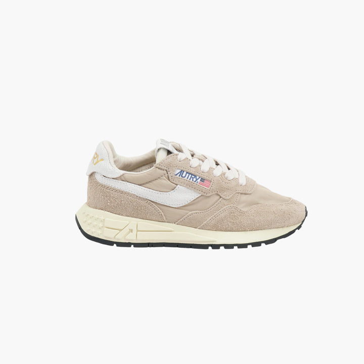 Sneakers beige-bianche da donna AUTRY - Stile e comfort senza tempo