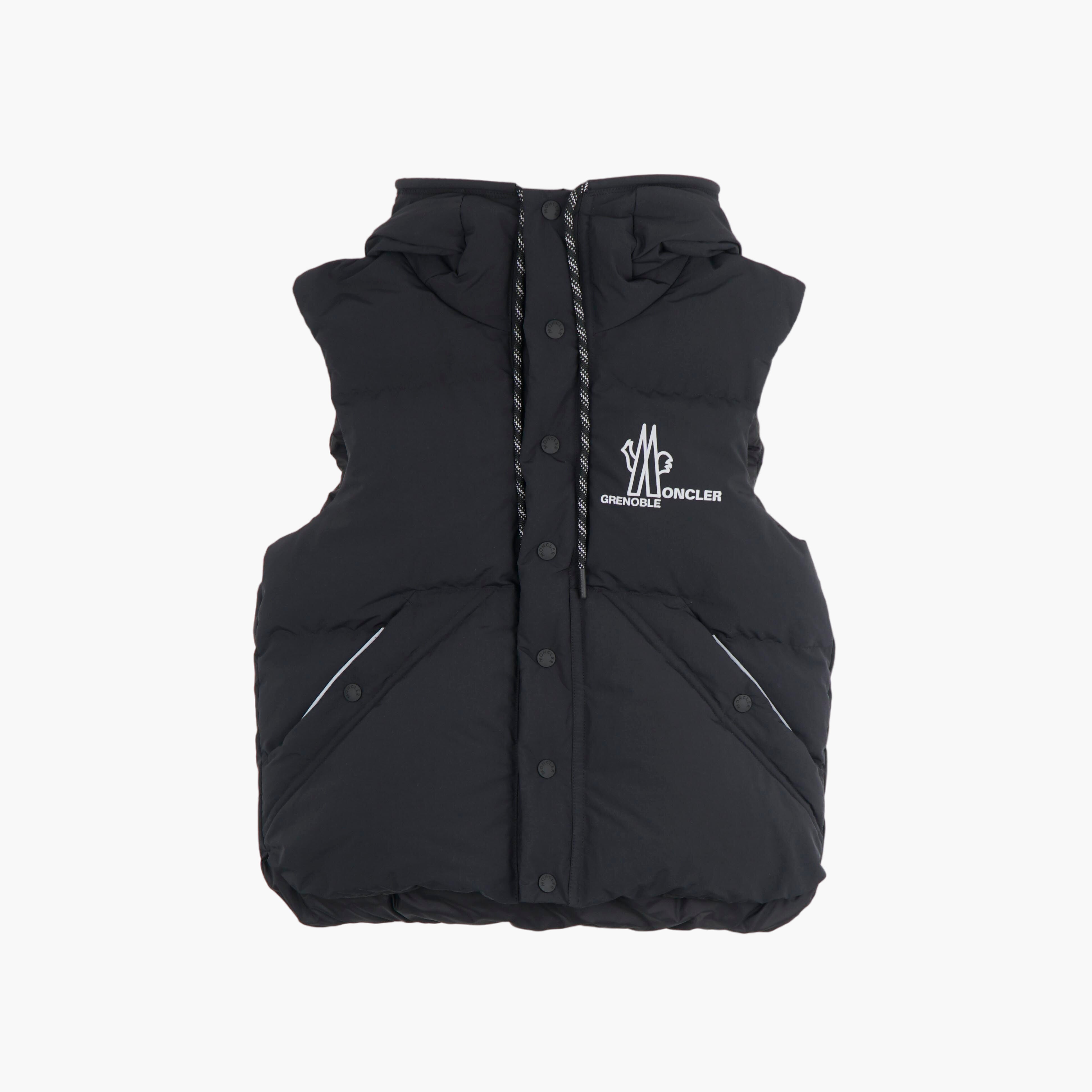 Shop Moncler Online | Maxim Paris